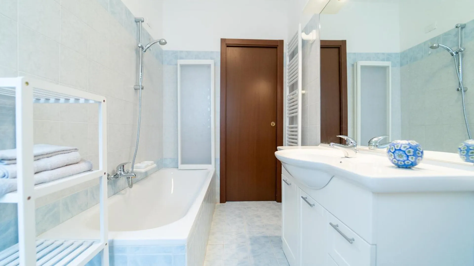 Como 5 Min - House With Terrace And Parking - Wifi San Fermo della Battaglia 0*,